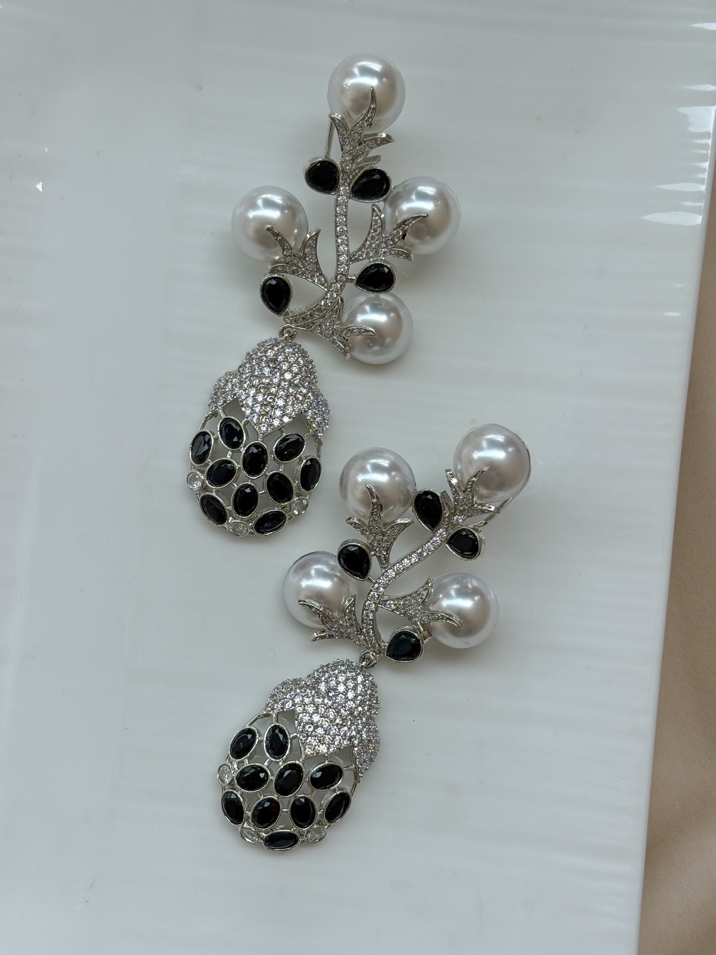 Midnight Serenade Pearl Earrings