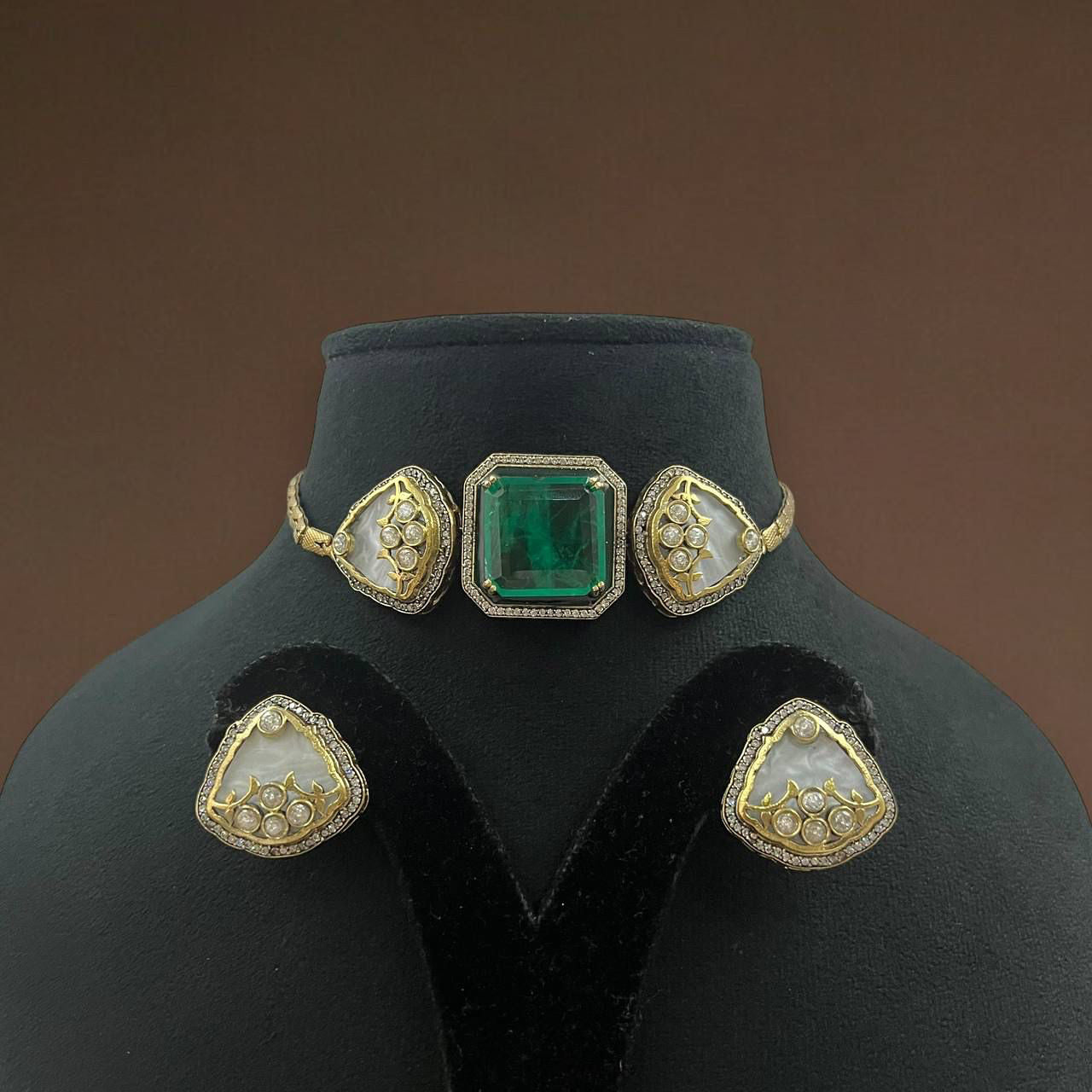 Emerald Grace Choker Set