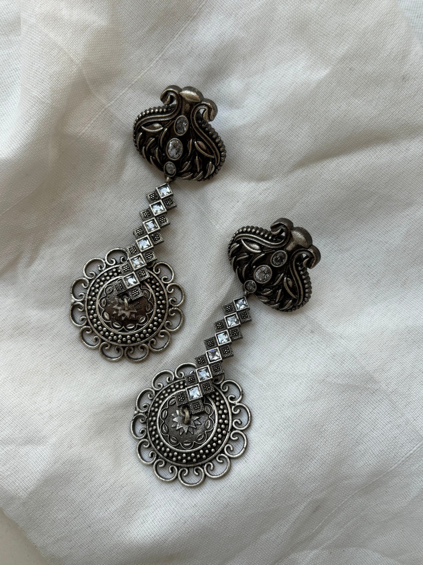 Minar Long Chain Oxidized Jhumki
