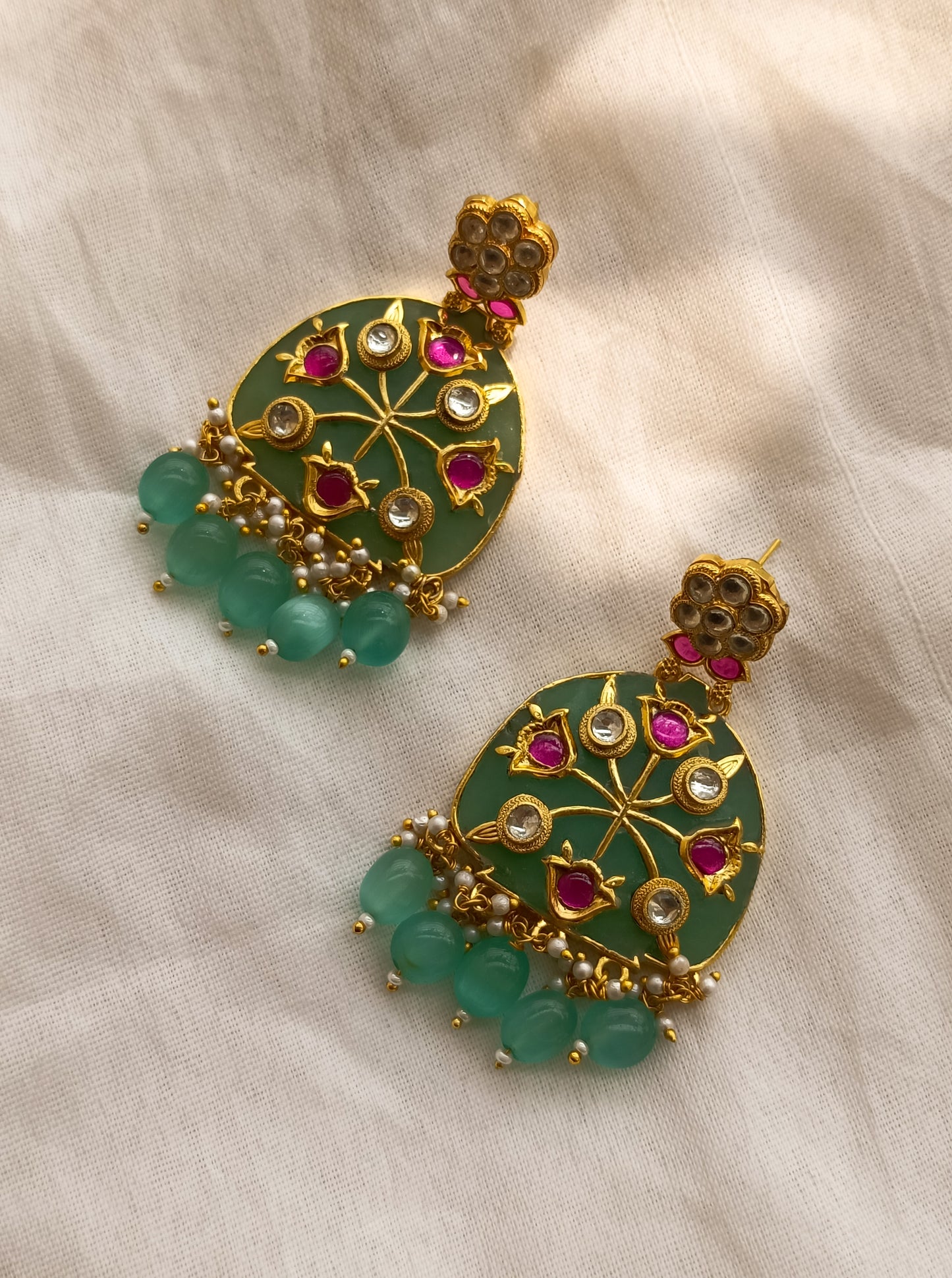 Verdant Jewel with Red Sparks