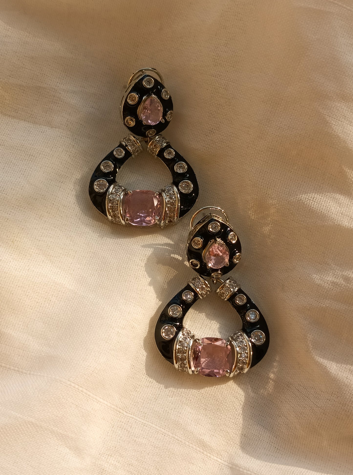 Contrast Teardrop Sparklers