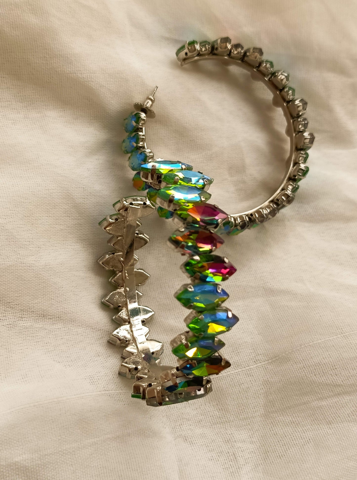 Chromatic Hoops
