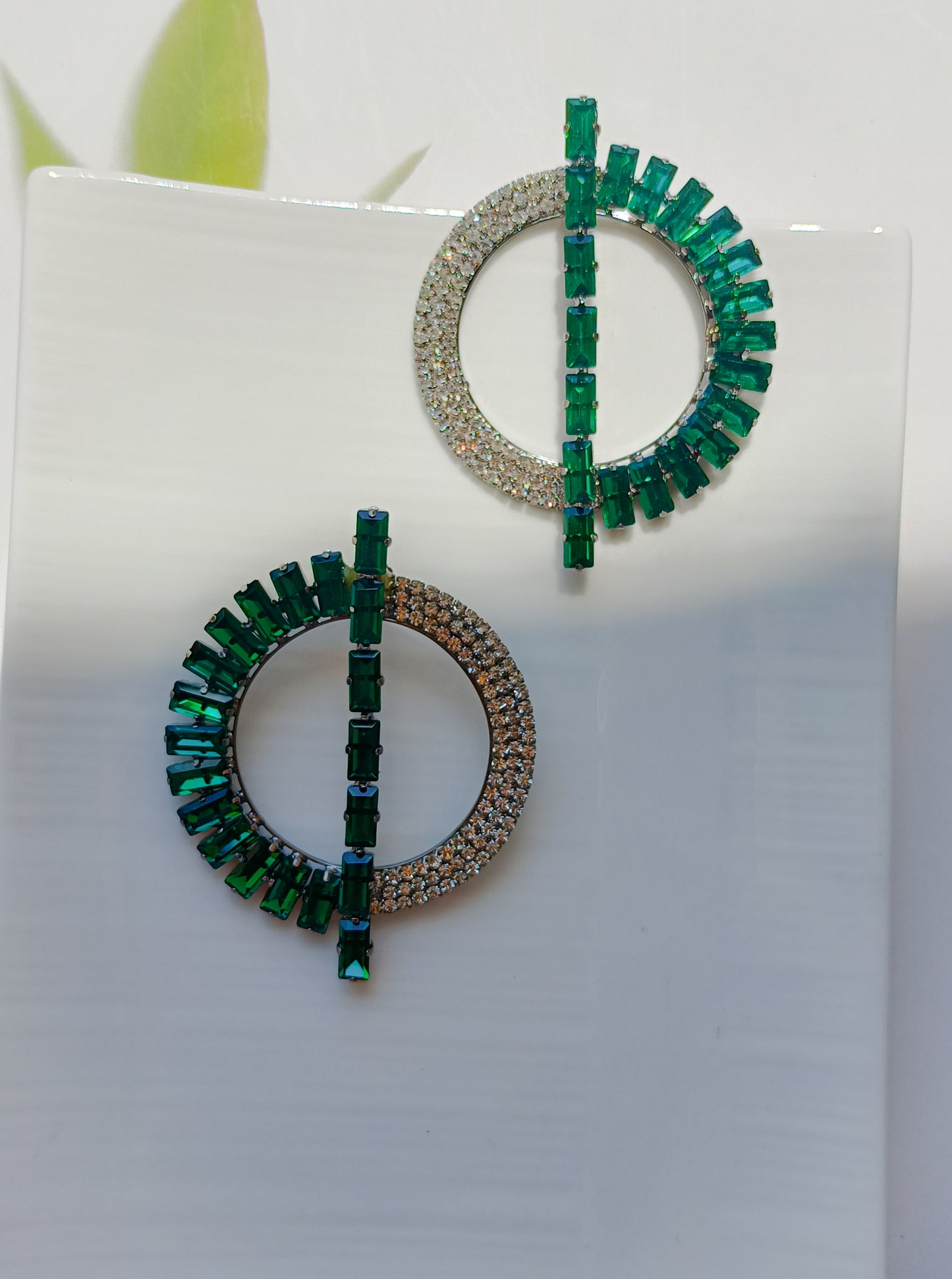 Contrast Circle Earrings