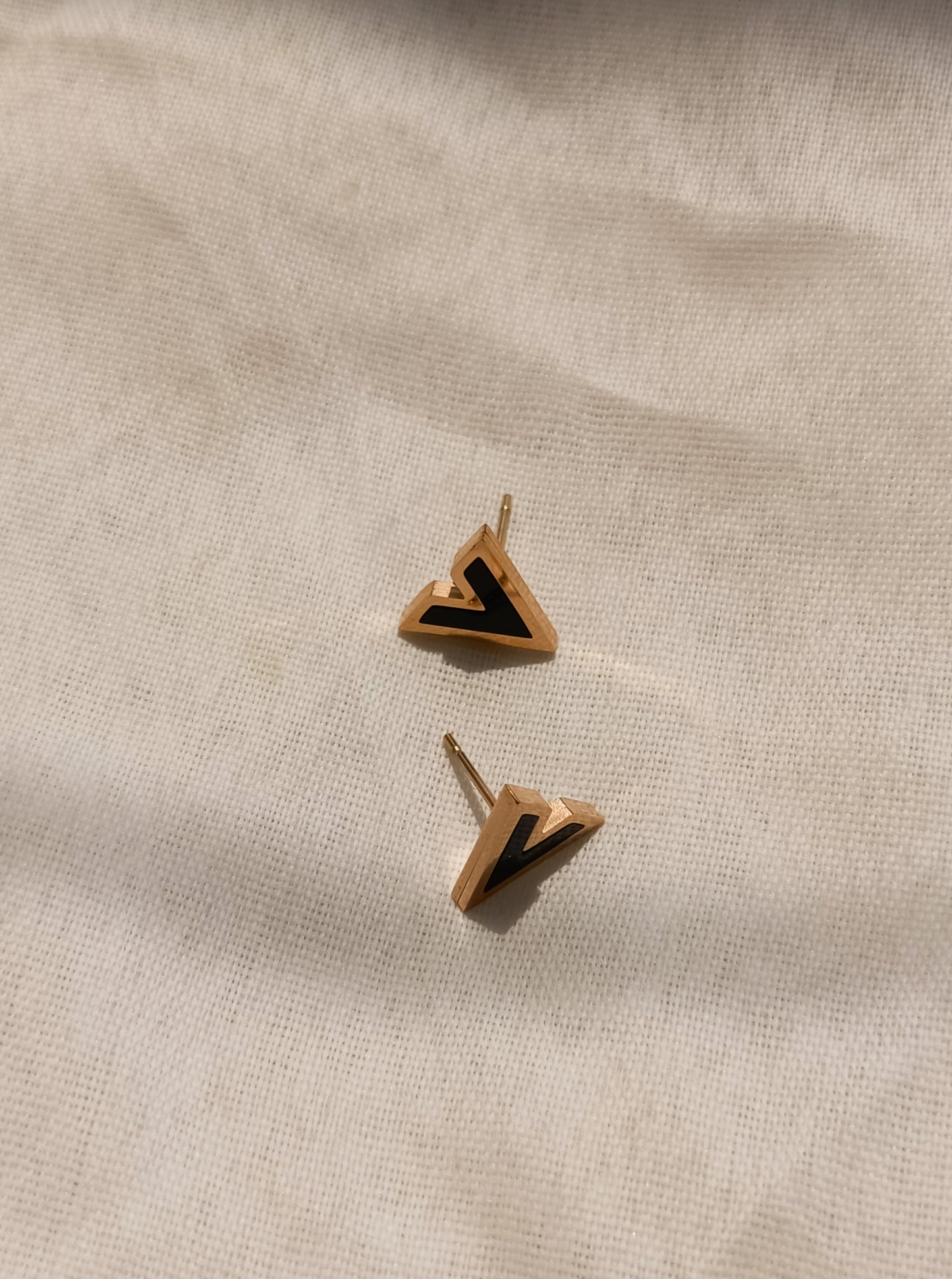 Mystic V Stud Earrings