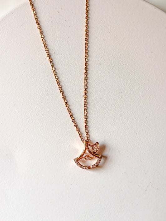 Rosé Arc Necklace