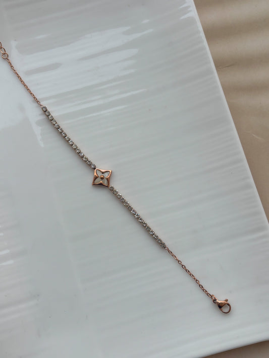 Clover Sparkle Bracelet