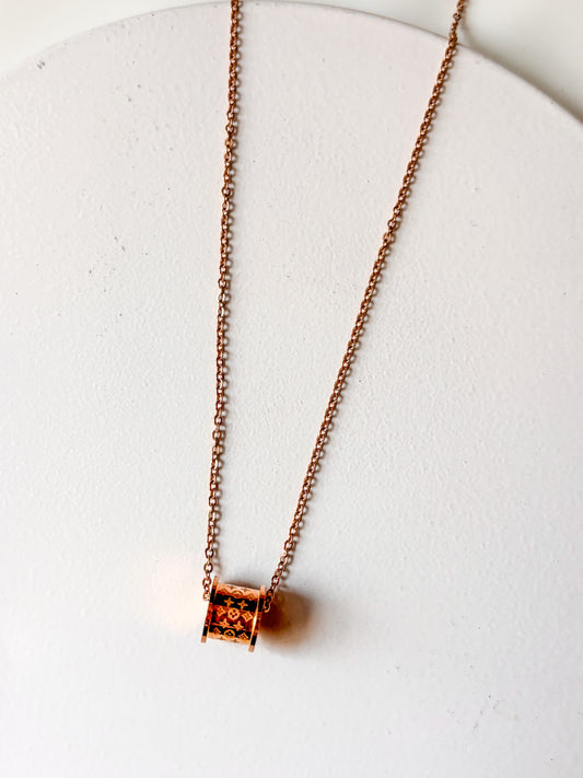 Lustre Loop Necklace