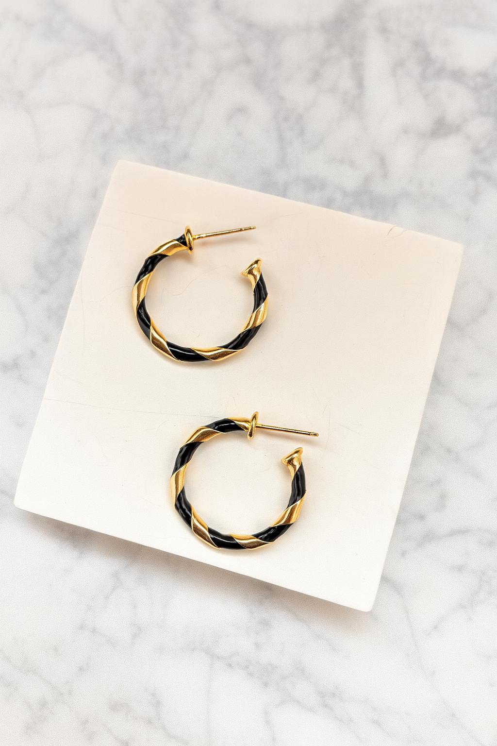 Gold and Black Hoop Earrings – Elegant Everyday Glamour