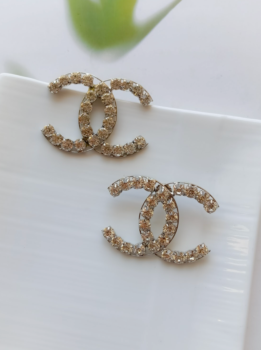 White Glamour Gem Earrings
